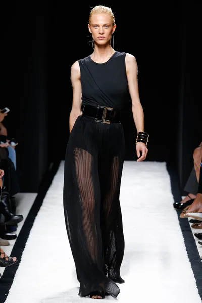 Look 9